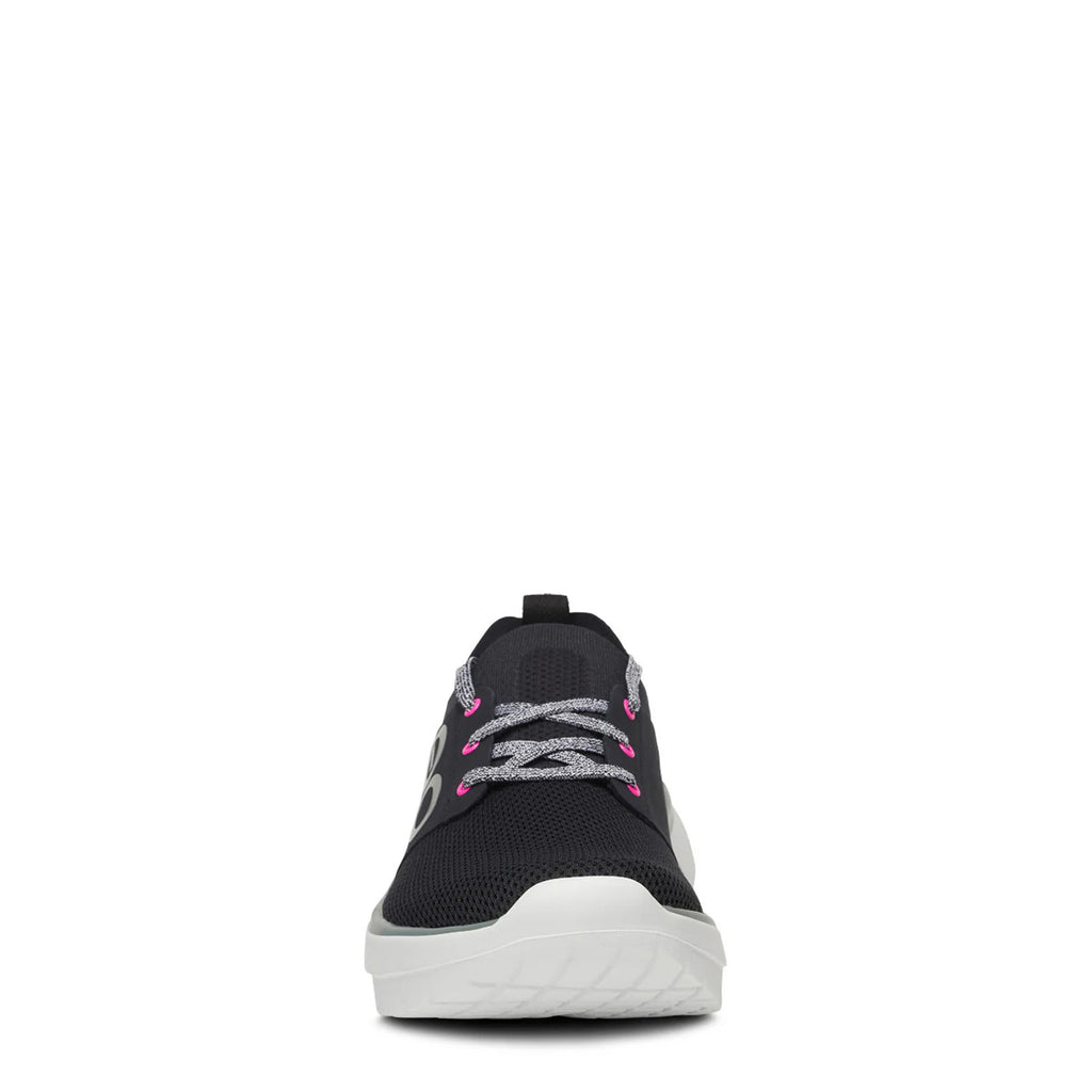 Women's OOfos OOmy Stride Sneaker BLACK  WHITE 5077-WHITEBLACK