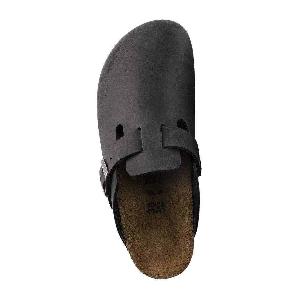 <p>The Men's Birkenstock Boston Oiled Leather Clog is a timeless slip-on icon built for lasting wear BLACK OILED LEATHER 59461 R