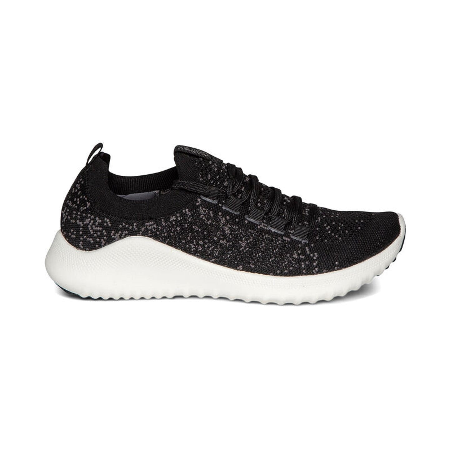 Peltz Shoes  Women's Aetrex Carly Sneaker BLACK AS100-BLACK