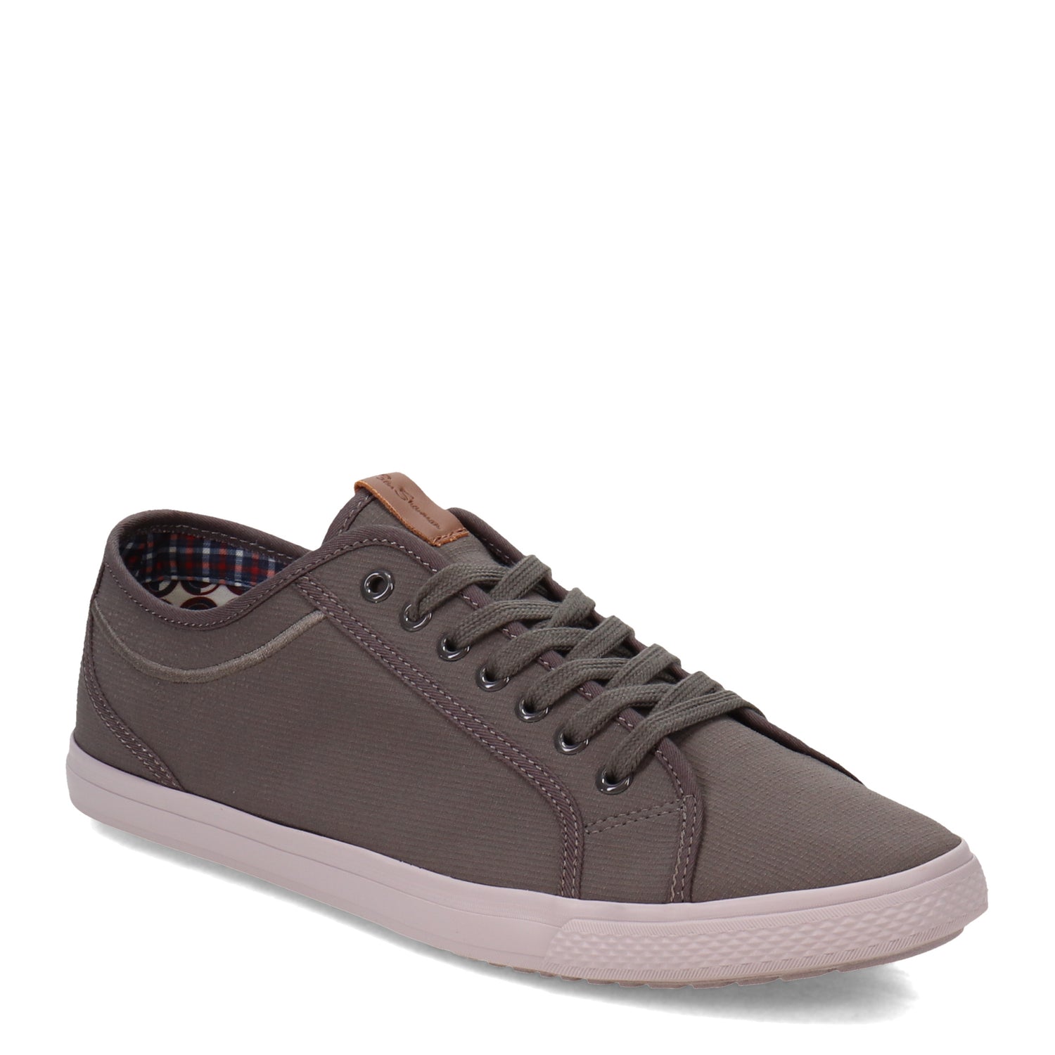 Peltz Shoes  Men's Ben Sherman Conall Lo Sneaker Charcoal BNM00117-2CHN