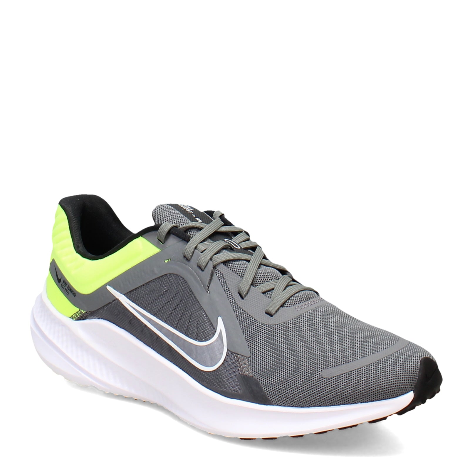 Men's Nike, Quest Running Shoe ‐ Peltz Shoes - Main Image