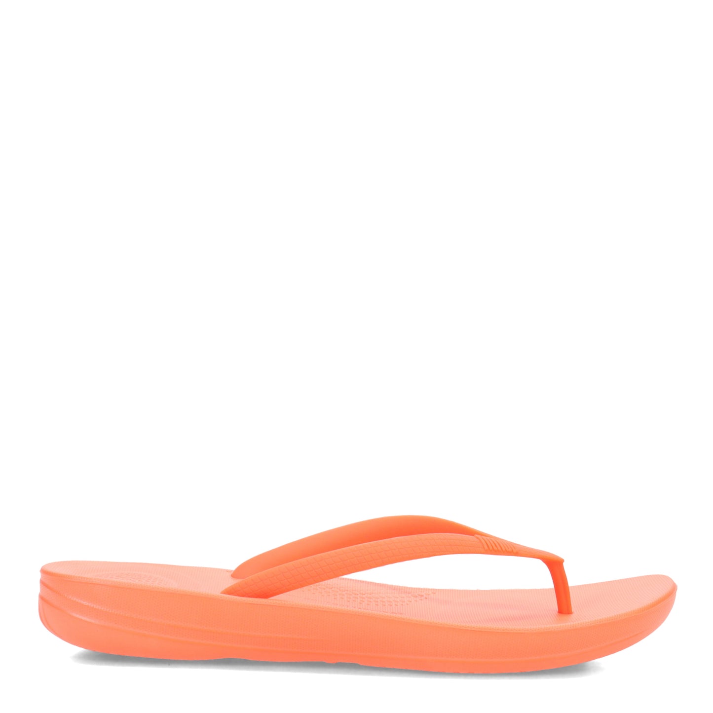 Peltz Shoes  Women's FitFlop iQushion Flip-Flop Neon Orange E54-694