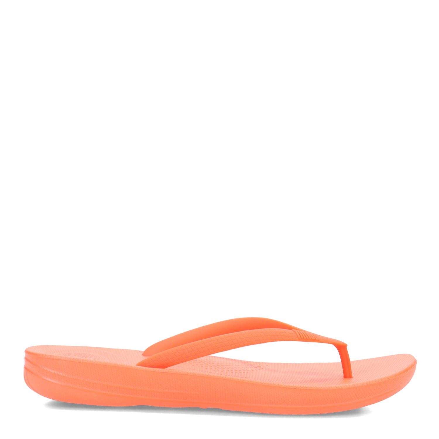 Peltz Shoes  Women's FitFlop iQushion Flip-Flop Neon Orange E54-694