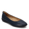 Peltz Shoes  Women's Naturalizer Flexy Flat NAVY E8047L1400