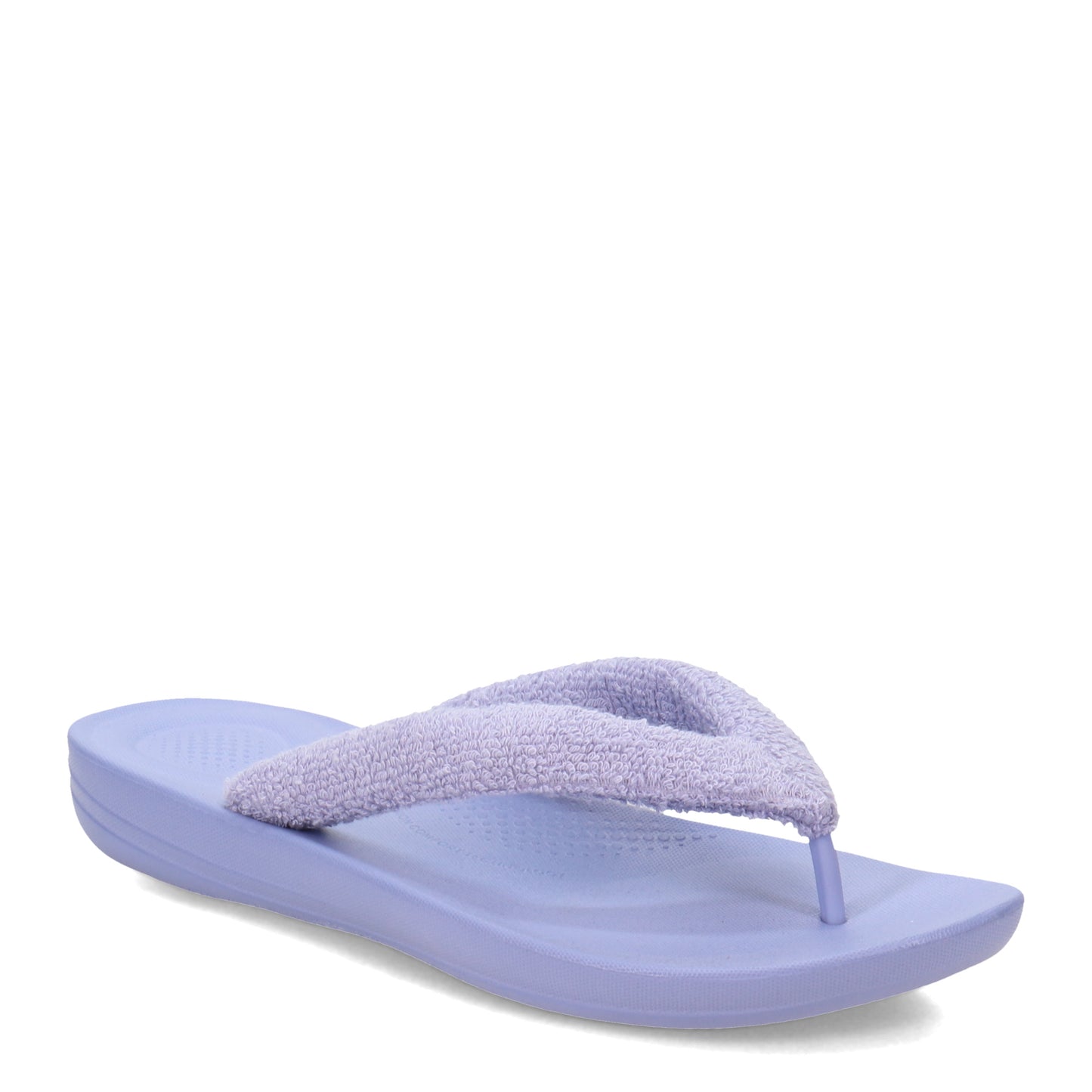 Peltz Shoes  Women's FitFlop iQushion Toweling Flip-Flop Lavander EQ6-940
