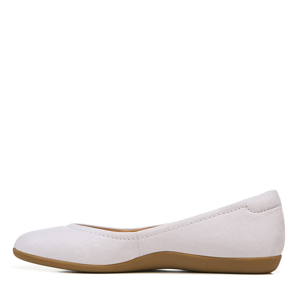 Women's Naturalizer, Vivienne Flat