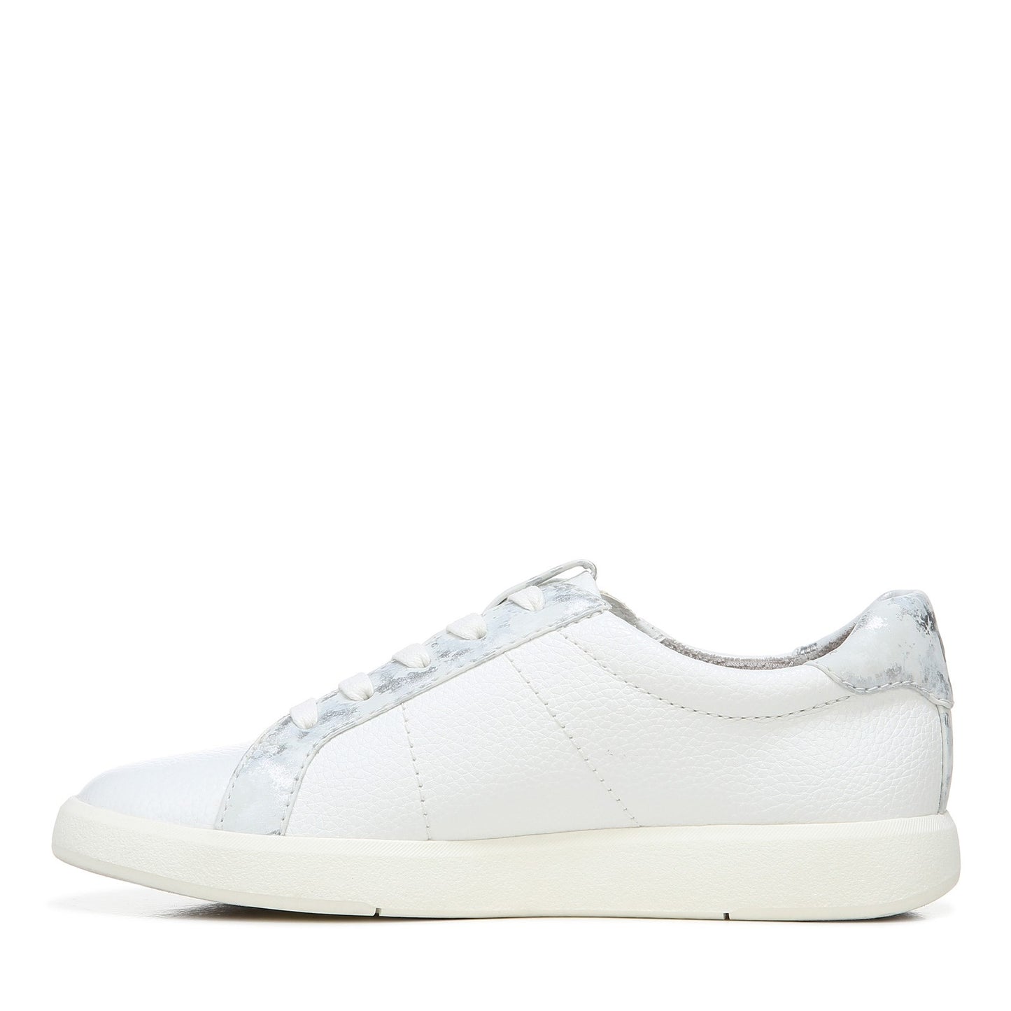 Peltz Shoes  Women's Naturalizer Karine Sneaker WHITE H7162S0101