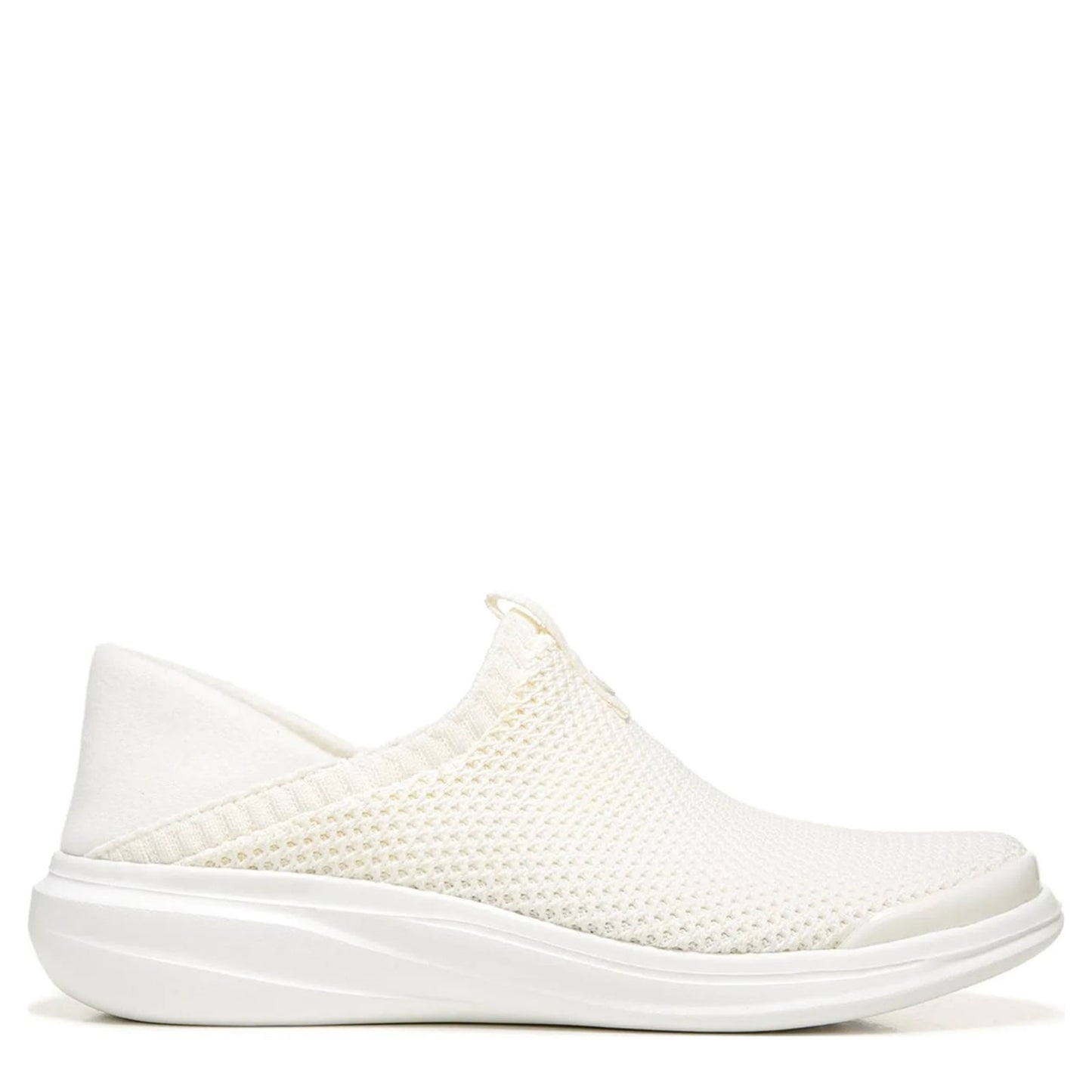 Peltz Shoes  Women's BZees Clever Slip-On GARDENIA H9596F2250