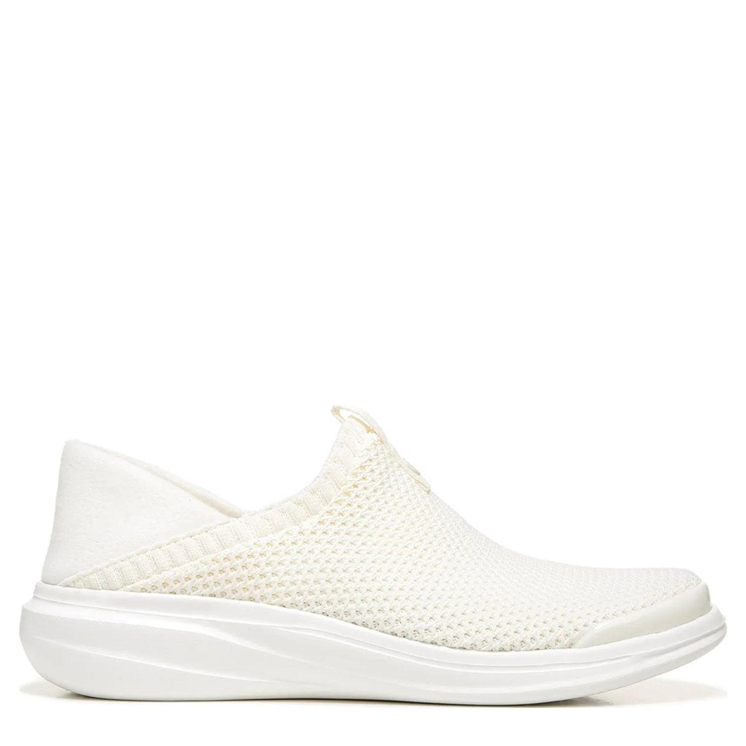 Peltz Shoes  Women's BZees Clever Slip-On GARDENIA H9596F2250