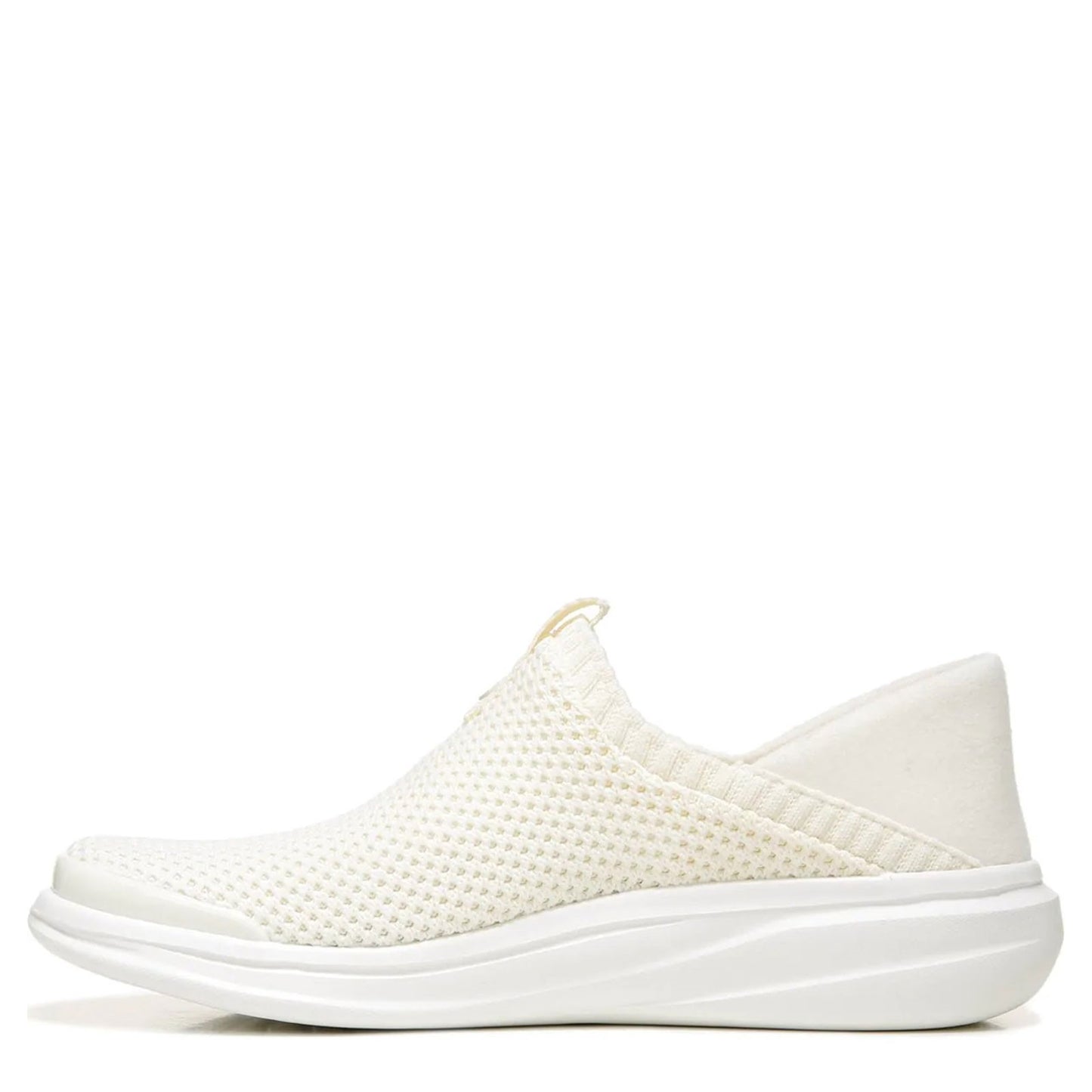 Peltz Shoes  Women's BZees Clever Slip-On GARDENIA H9596F2250