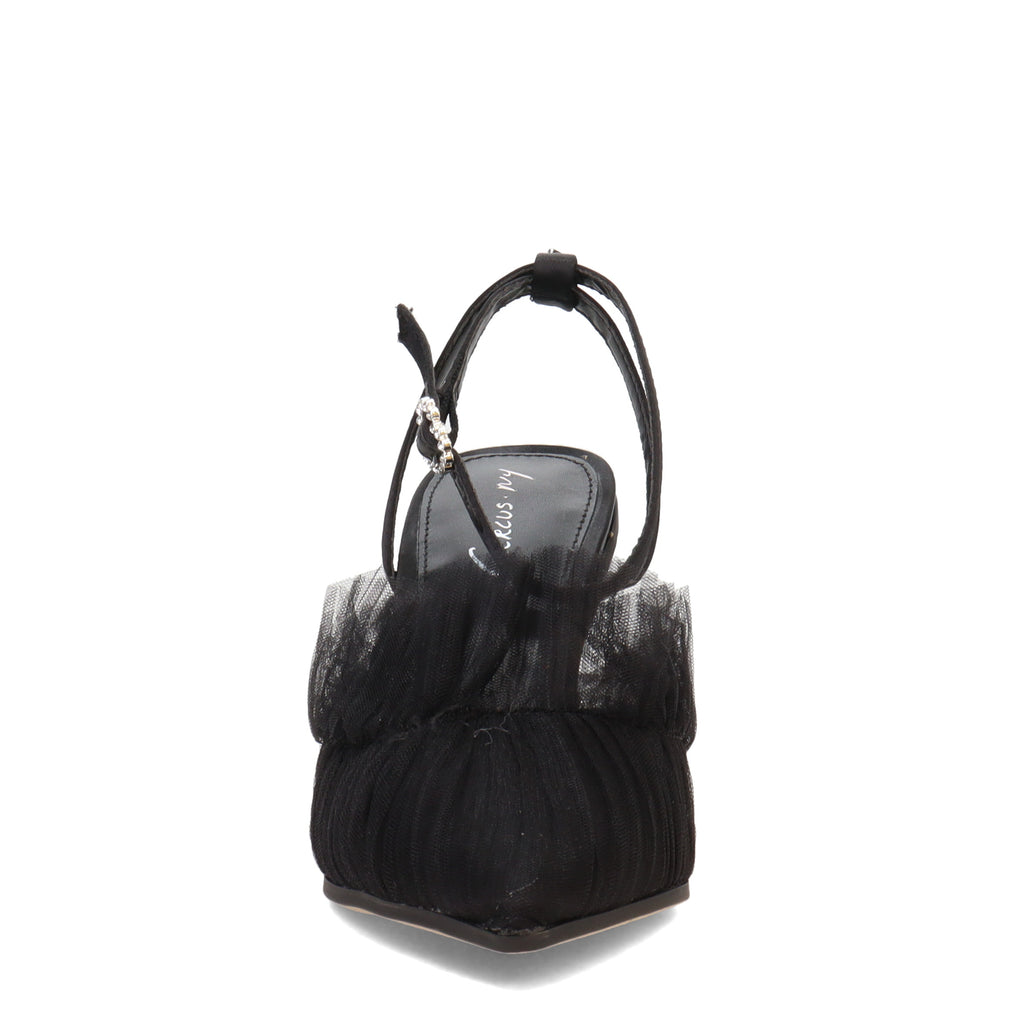 Women's Circus NY, Michelle Pump