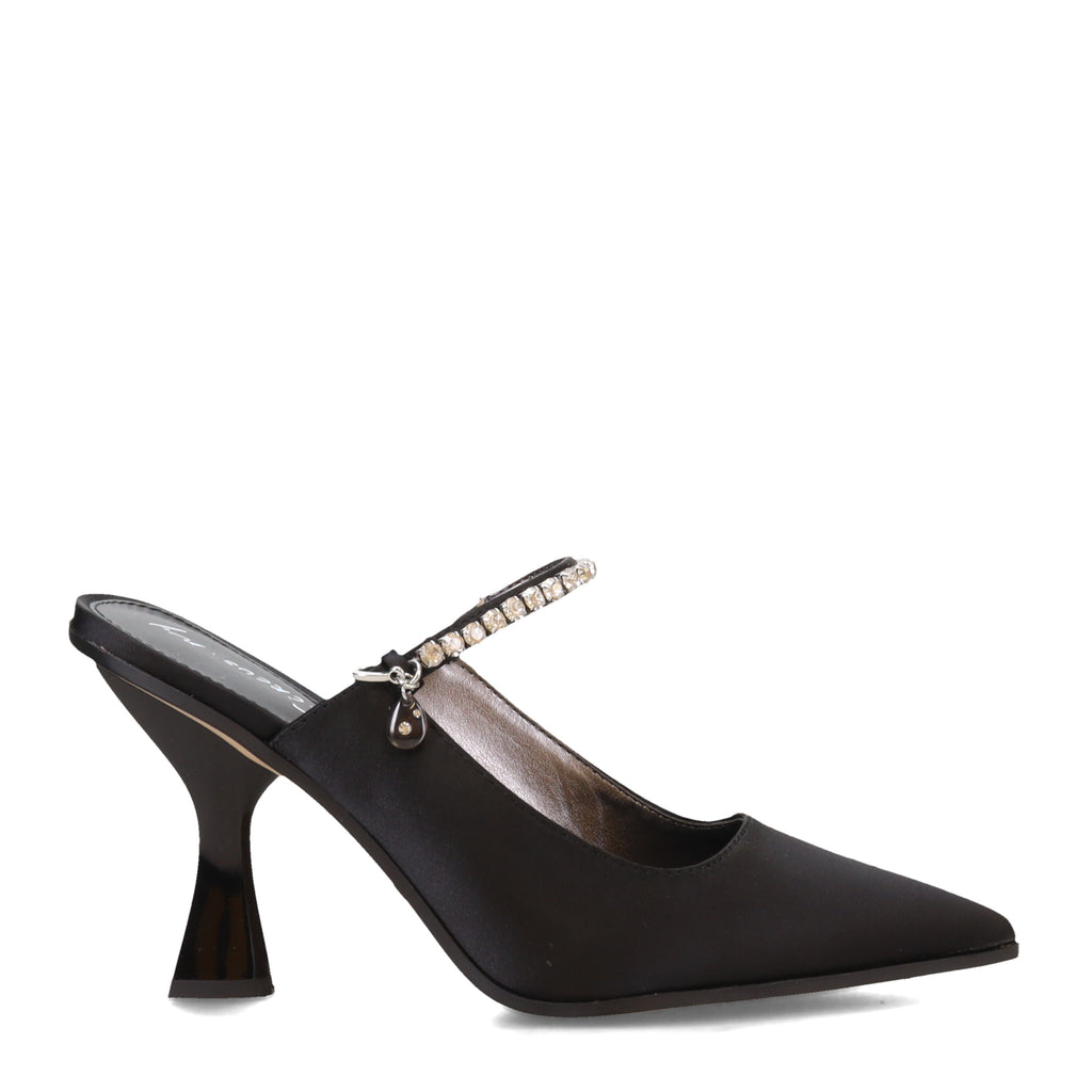 Women's Circus NY, Monique Pump