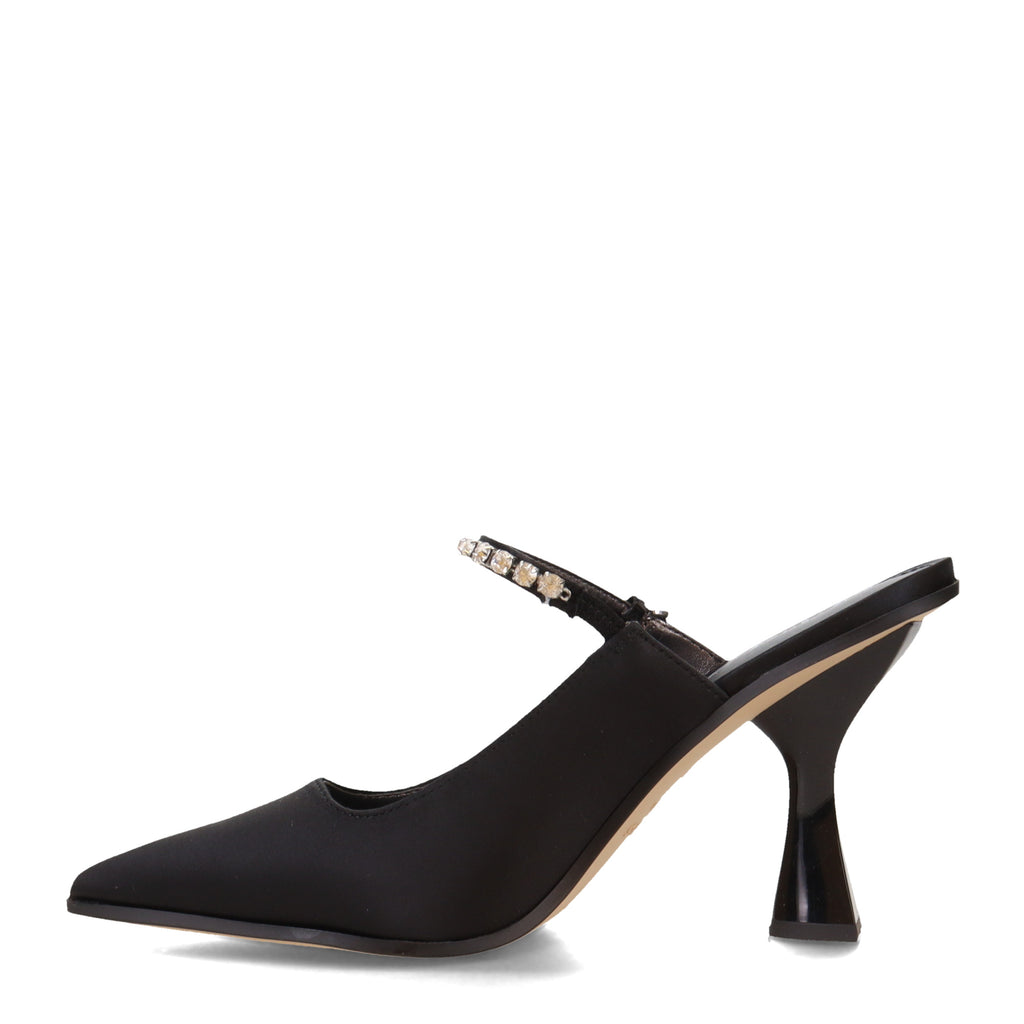 Women's Circus NY, Monique Pump