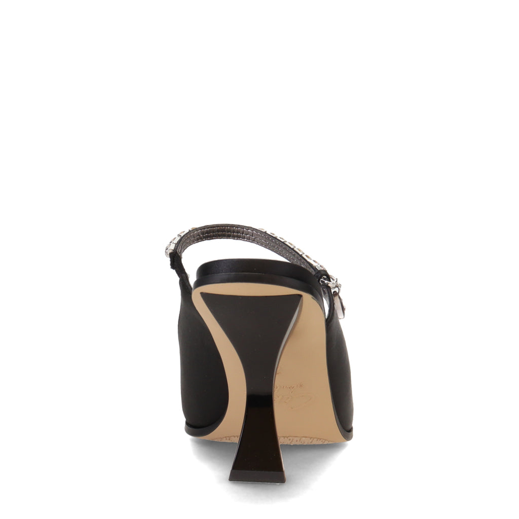 Women's Circus NY, Monique Pump