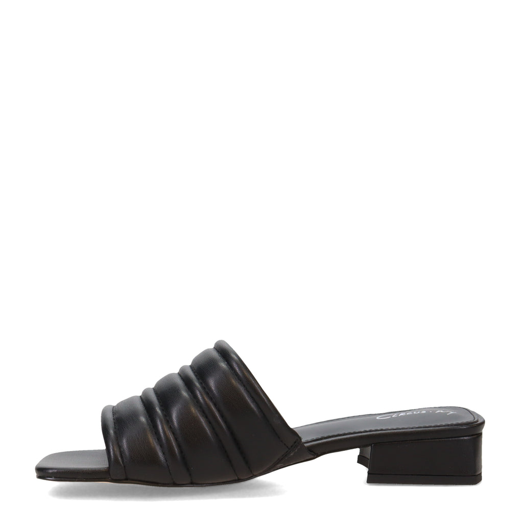 Women's Circus NY, Joana Sandal