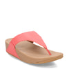 Peltz Shoes  Women's FitFlop Lulu Thong Sandal Rosy Coral I88-B09