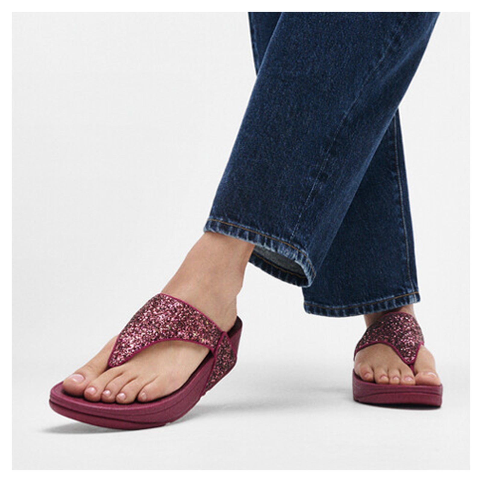 Women's FitFlop, Lulu Glitter Thong Sandal — Peltz Shoes