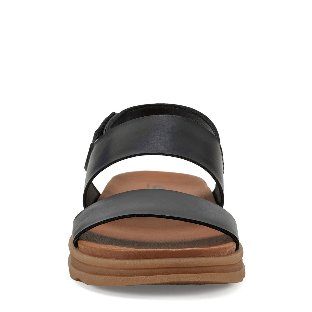 Women's Earth, Leah Sandal