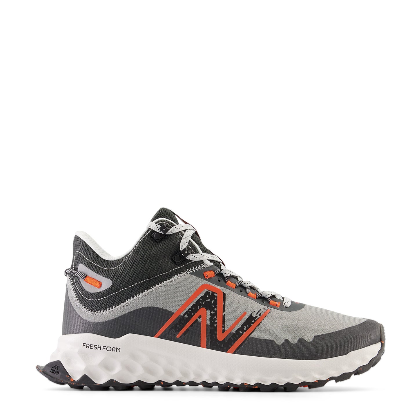 Peltz Shoes  Men's New Balance Fresh Foam Garoe Mid Trail Running Shoe GREY ORANGE MTGAMCLG