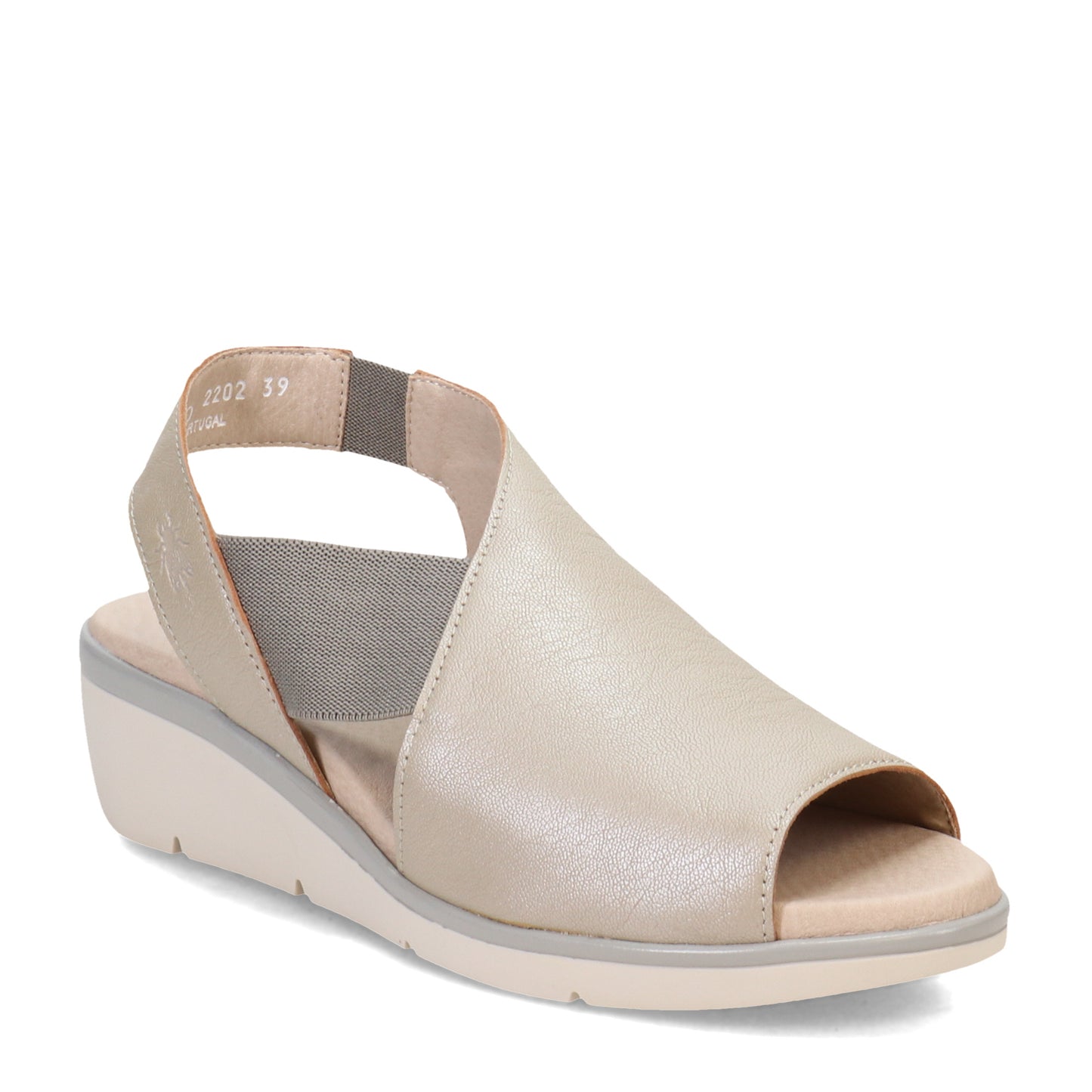 Peltz Shoes  Women's Fly London Yeay Sandal SILVER P144940-001