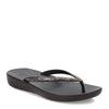 Peltz Shoes  Women's FitFlop iQushion Flip-Flop Black R08-001