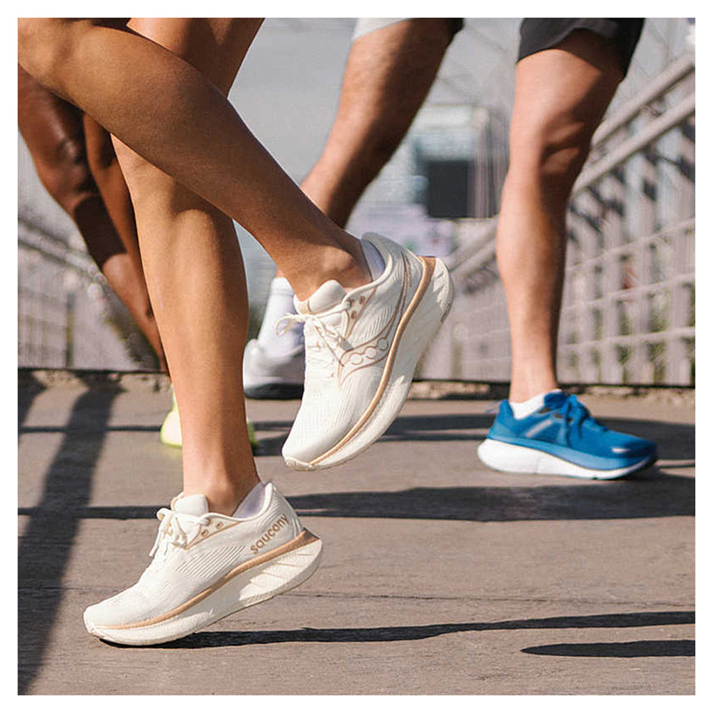 Women's Saucony, Ride 18 Running Shoe - Wide Width