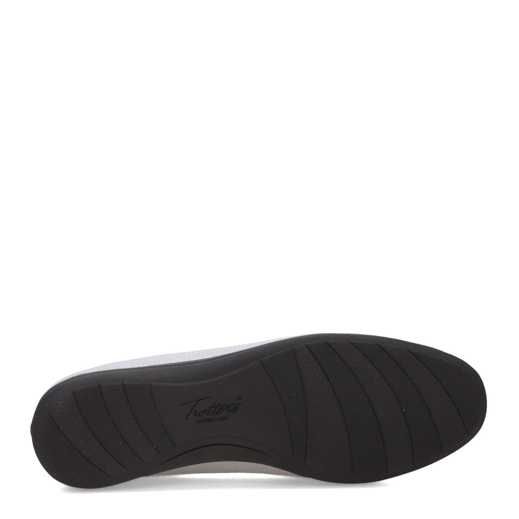 Women's Trotters Darcey Flat GREY T1904020