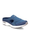 Peltz Shoes  Women's Easy Spirit Traver 2 Slip-On Sneaker BLUE DENIM COLORED TRAVER2-420