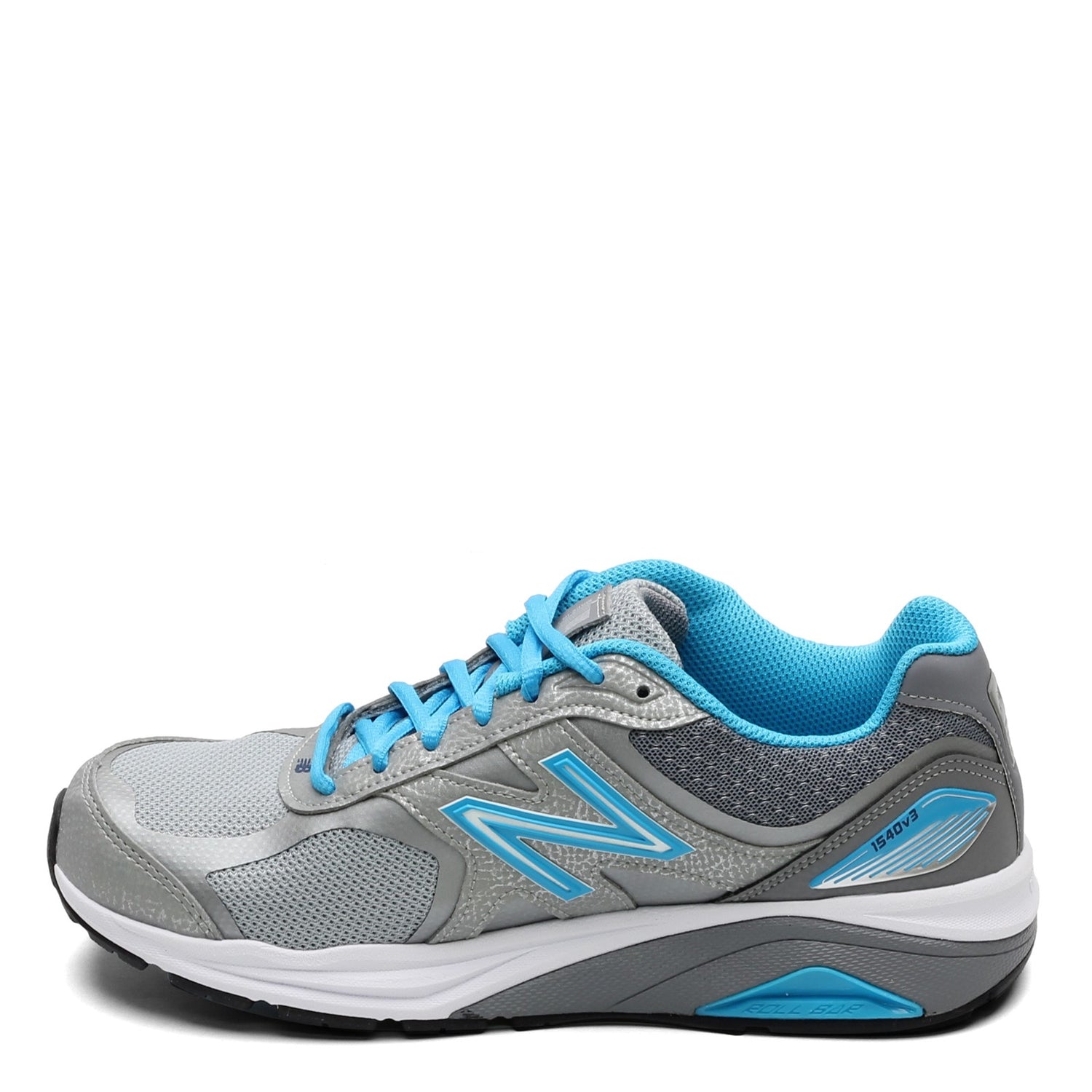 brooks ariel vs new balance 1540