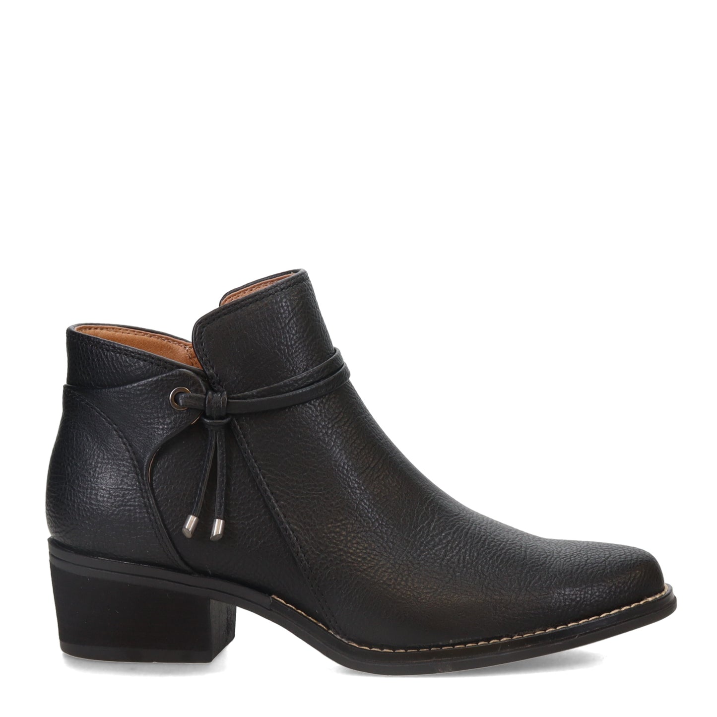 Peltz Shoes  Women's White Mountain Althorn Bootie BLACK W34778-005