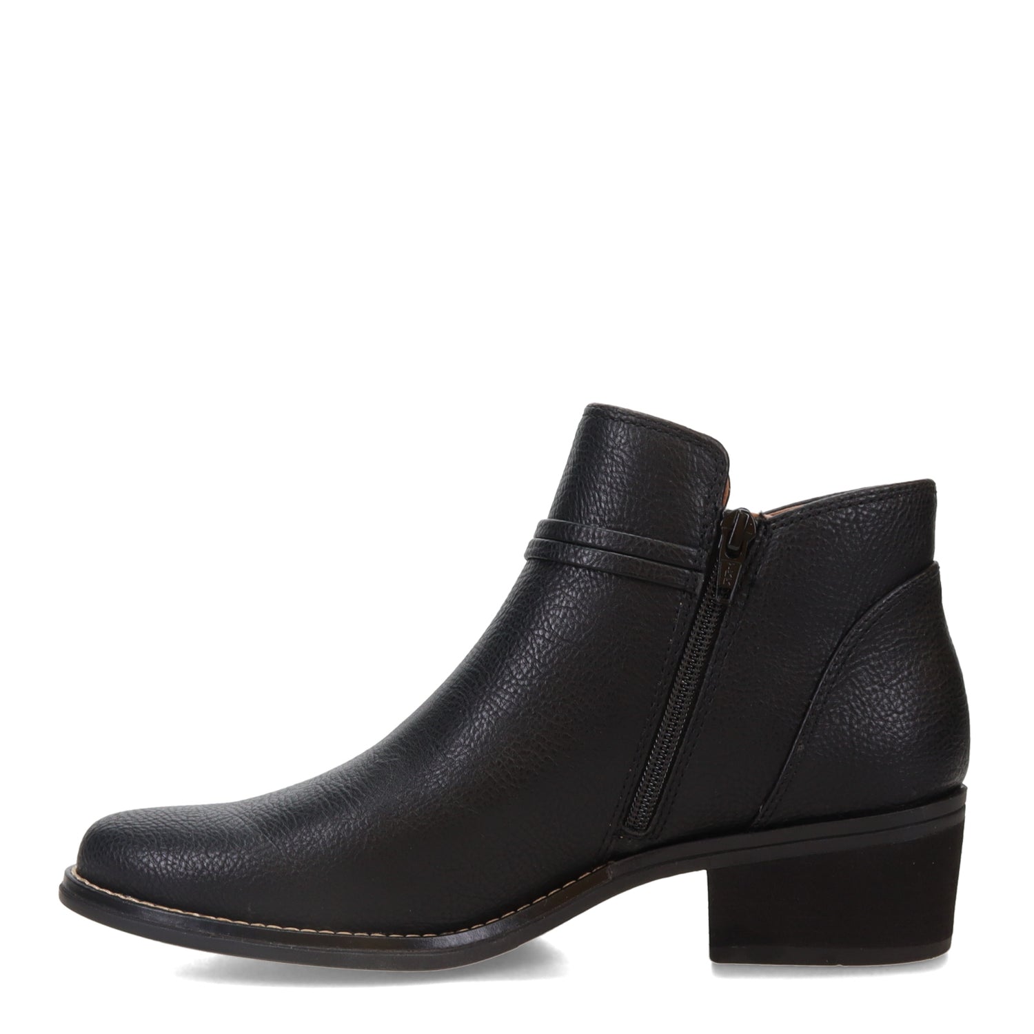 Peltz Shoes  Women's White Mountain Althorn Bootie BLACK W34778-005