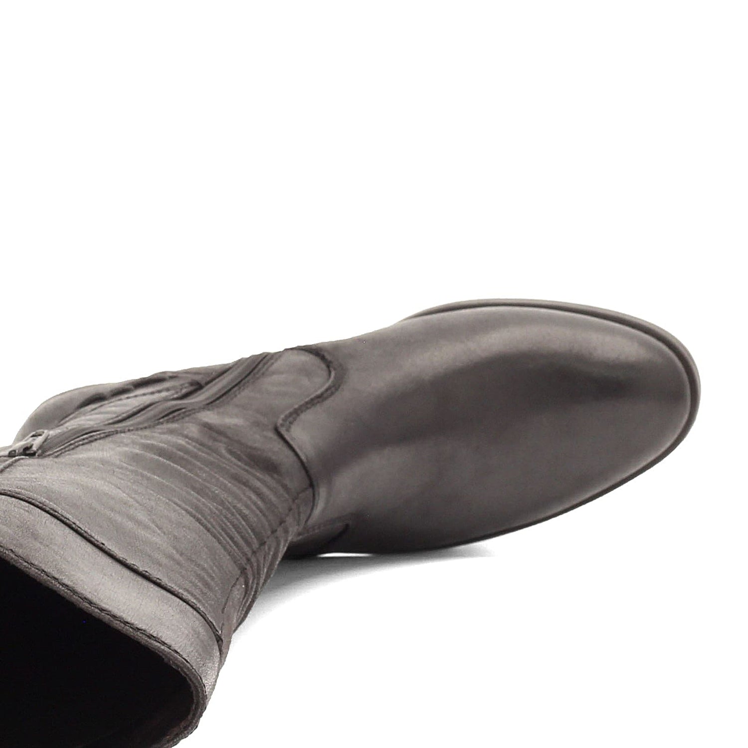 Peltz Shoes  Women's Bare Traps Averil Boot