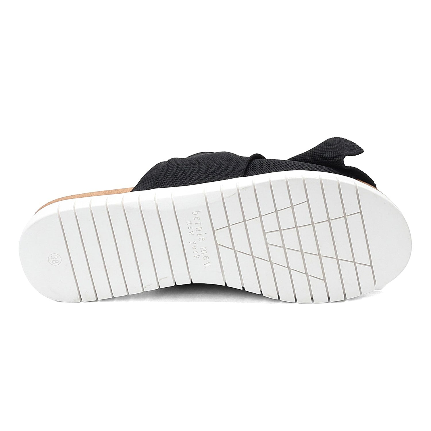 Peltz Shoes  Women's Bernie Mev Freesia Sandal