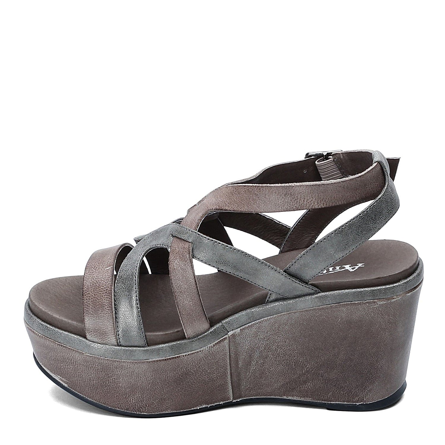 Peltz Shoes  Women's Antelope Evy Sandal