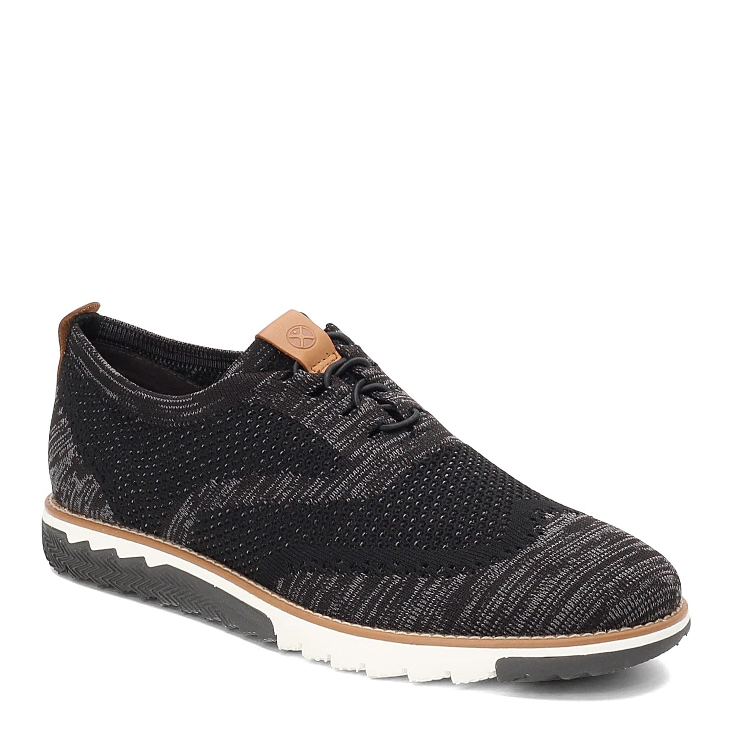 Peltz Shoes  Men's Hush Puppies Expert Wingtip Knit Oxford