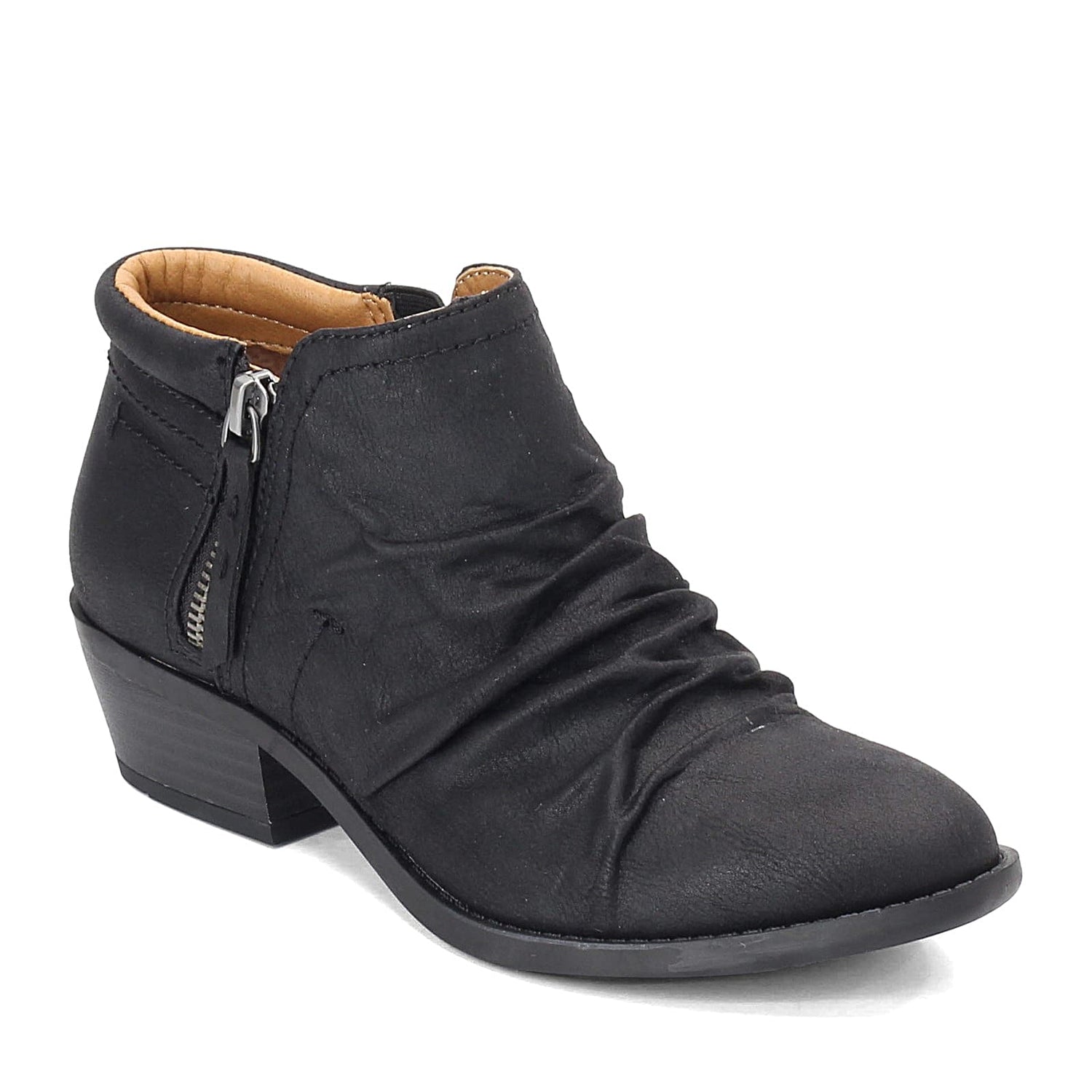 Peltz Shoes  Women's White Mountain Dalilah Bootie