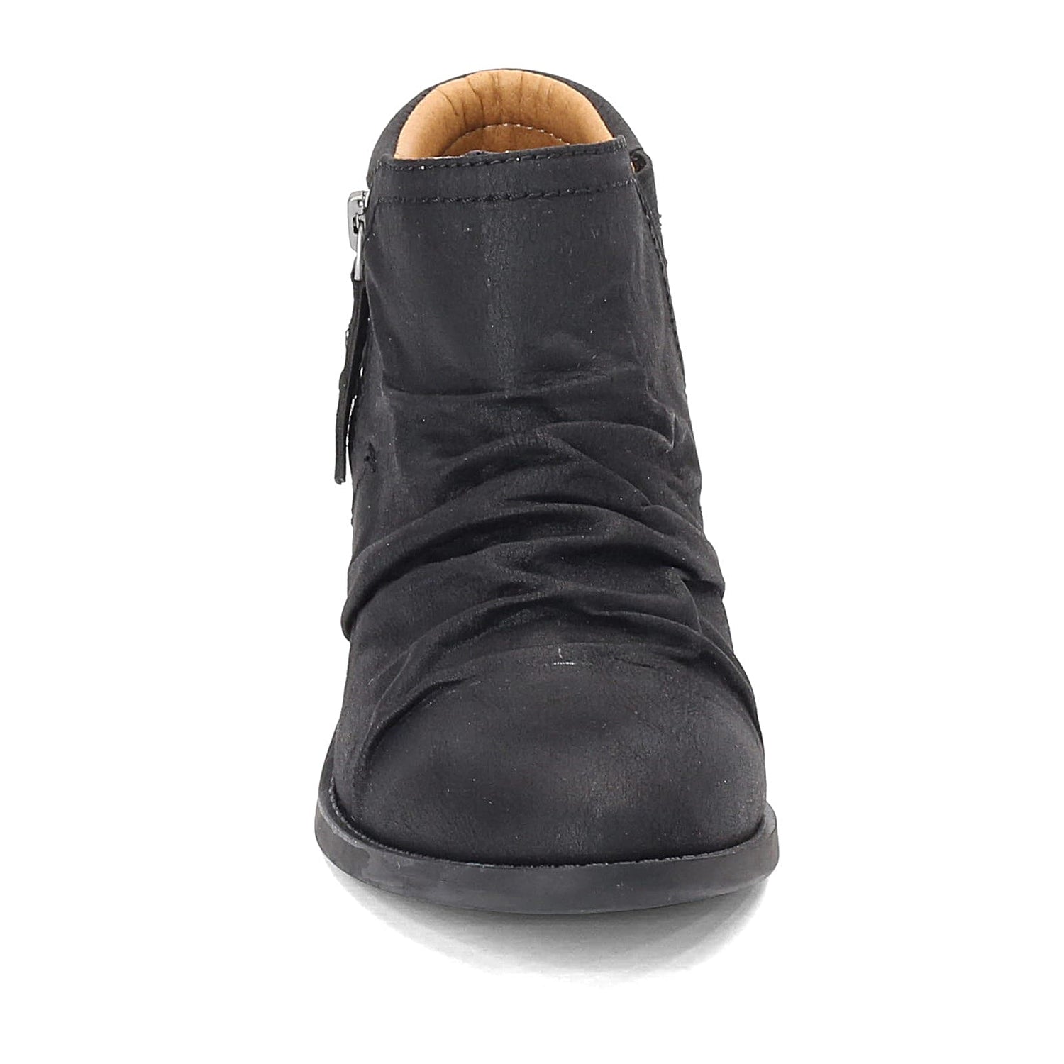 Peltz Shoes  Women's White Mountain Dalilah Bootie